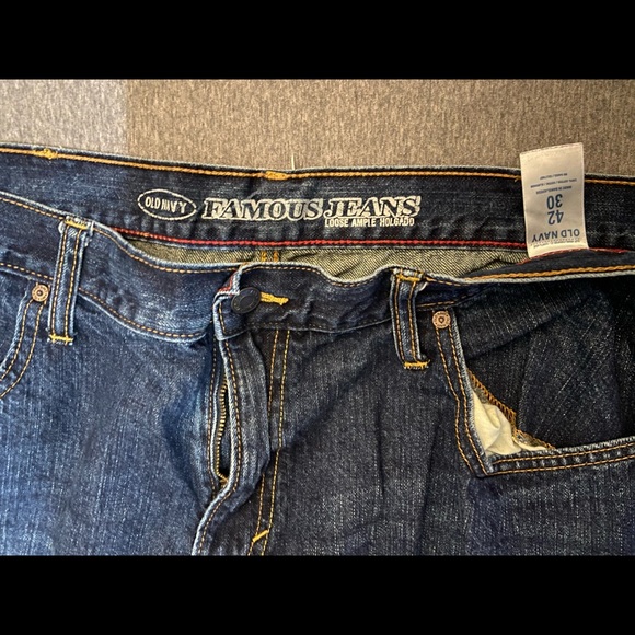 Men’s Old Navy Loose Famous Jeans - Picture 2 of 3